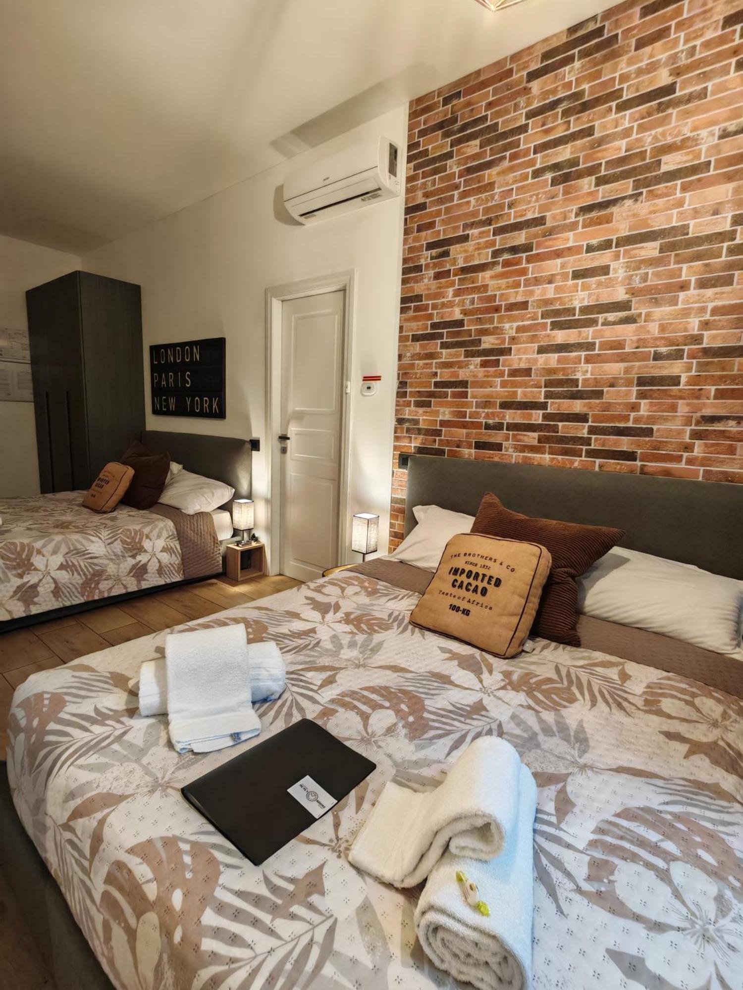 Double Room Private Bathroom