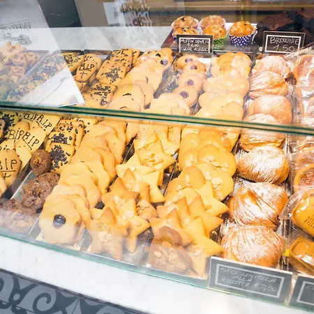 Amalia Bakery Home-2